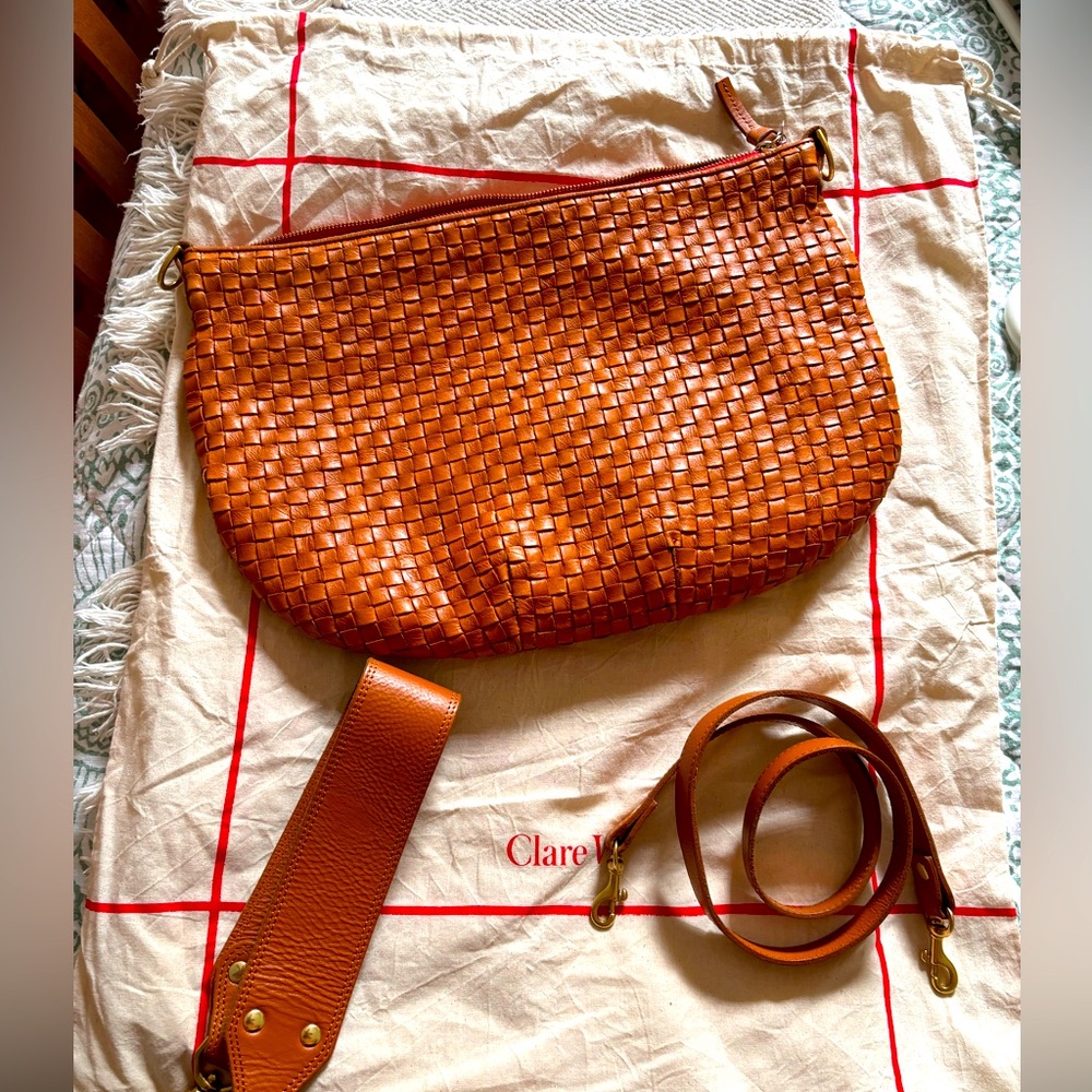 Clare V Moyen Messenger, Natural